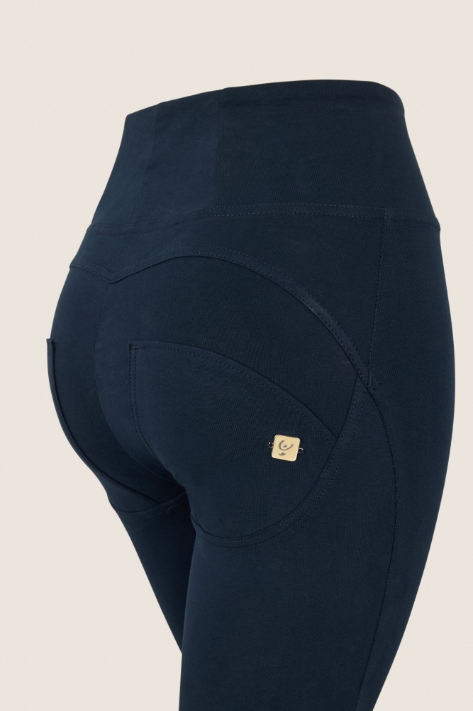 WR.UP® skinny hlače push-up z visokim pasom iz organskega bombaža, FW25