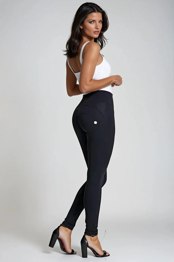 WR.UP® skinny push up hlače z visokim pasom iz D.I.W.O.® PRO tkanine