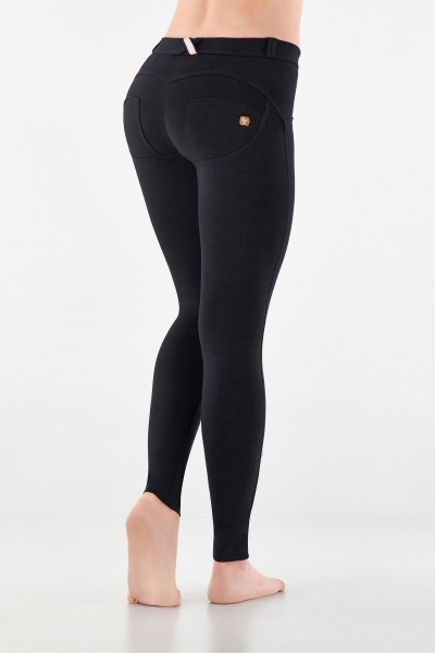WR.UP® skinny push up hlače iz organskega bombaža z običajnim pasom