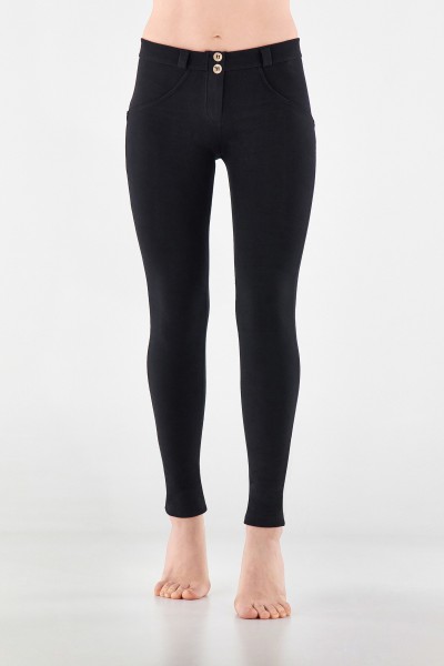 WR.UP® superskinny push up hlače iz organskega bombaža z običajnim pasom