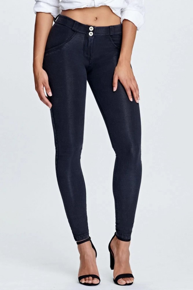 WR.UP®, NORMALAN STRUK, SKINNY, CRNI DENIM SA CRNIM PROŠIVIMA