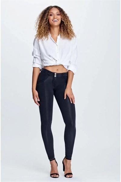 WR.UP®, NORMALAN STRUK, SKINNY, CRNI DENIM SA CRNIM PROŠIVIMA