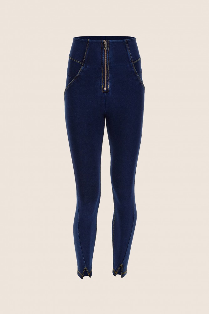 WR.UP®  hlače do gležnjev z izjemno visokim pasom in razporki na robovih, SS25