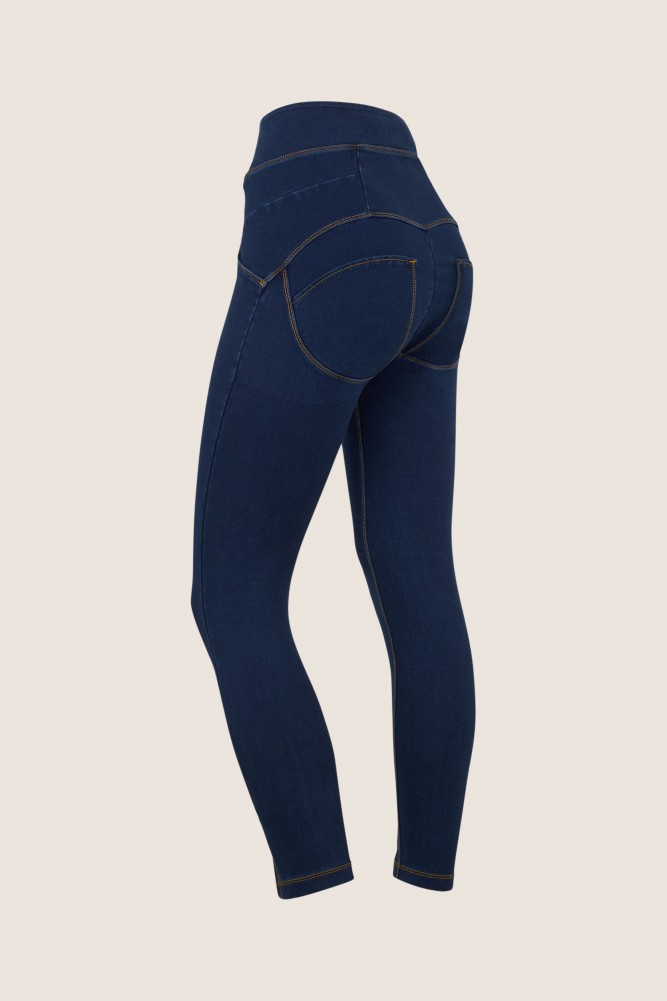 WR.UP®  hlače do gležnjev z izjemno visokim pasom in razporki na robovih, SS25