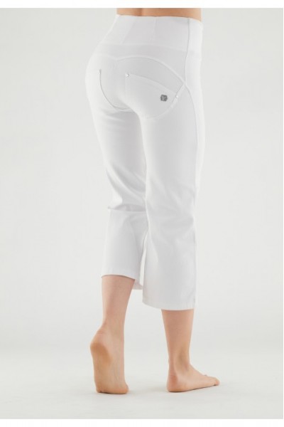 WR.UP® PUSH UP CAPRI HLAČE S VISOKIM POJASOM OD EKO TKANINE