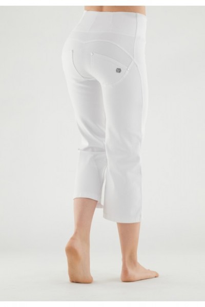 WR.UP® PUSH UP CAPRI HLAČE S VISOKIM POJASOM OD EKO TKANINE