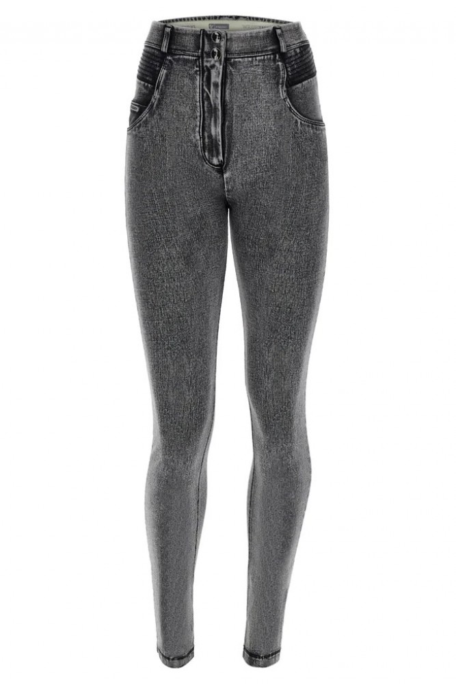 WR.UP® kavbojke iz tkanega denima z zelo visokim pasom in vstavki