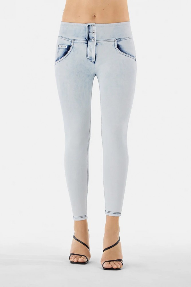 WR.UP® kavbojke, višji pas,  7/8  z acid wash učinkom iz tkanega denima